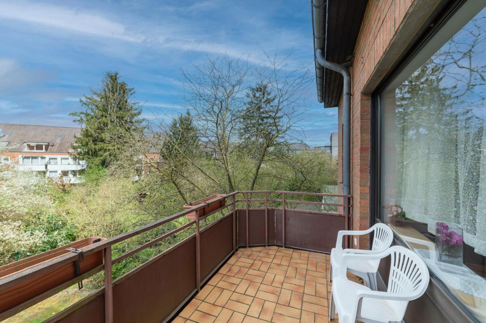 Schoene, Moeblierte Wohnung Mit Balkon Und Tiefgarage Düsseldorf Exterior foto