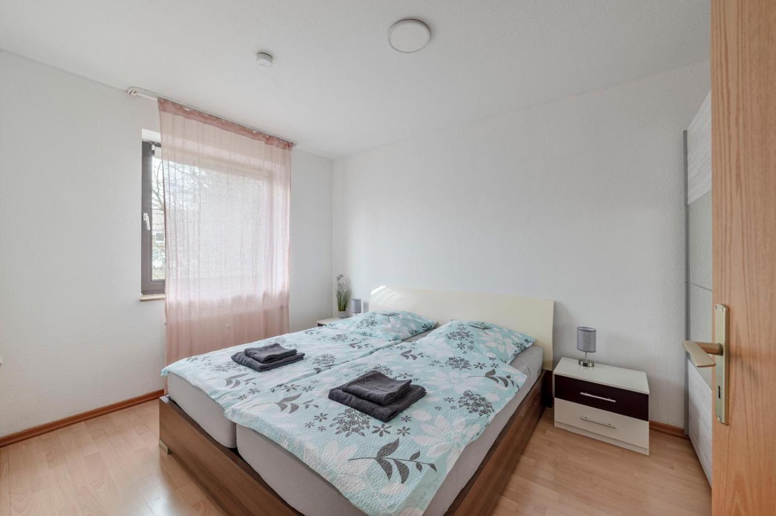 Schoene, Moeblierte Wohnung Mit Balkon Und Tiefgarage Düsseldorf Exterior foto