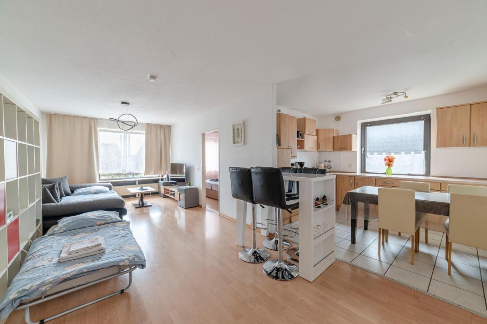 Schoene, Moeblierte Wohnung Mit Balkon Und Tiefgarage Düsseldorf Exterior foto