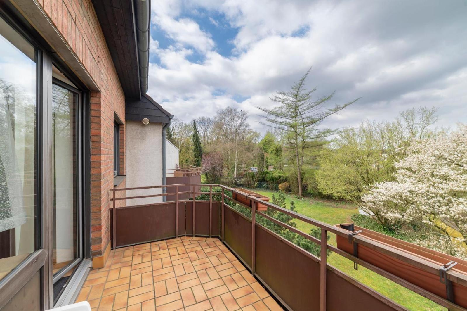 Schoene, Moeblierte Wohnung Mit Balkon Und Tiefgarage Düsseldorf Exterior foto